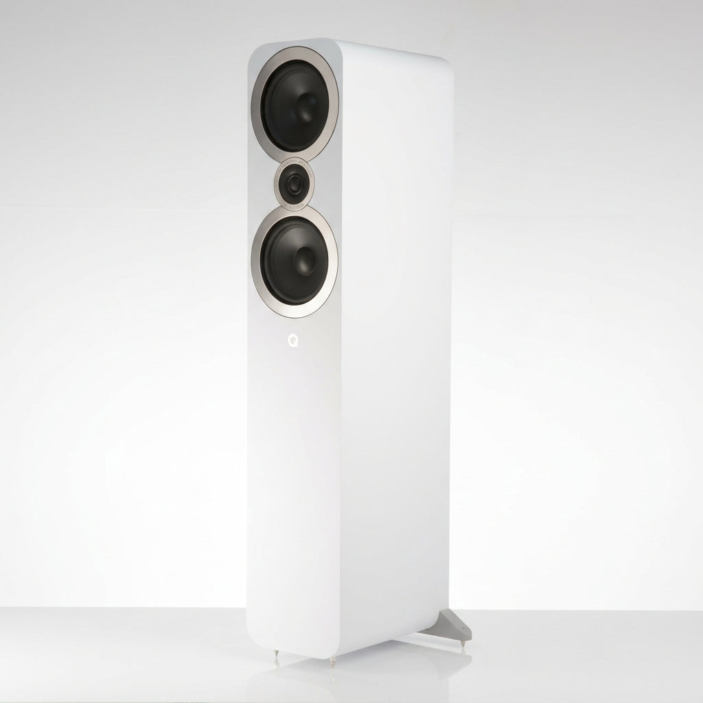 Q Acoustics 3050i Blanco Ártico vista frontal lateral