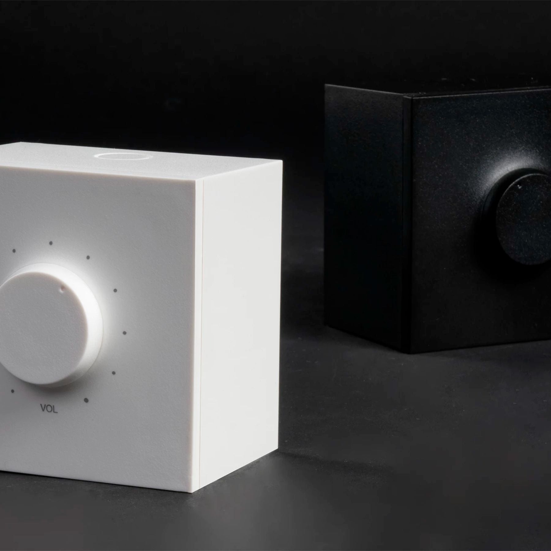 Caja de instalación para atenuadores Fonestar DOT-BOX