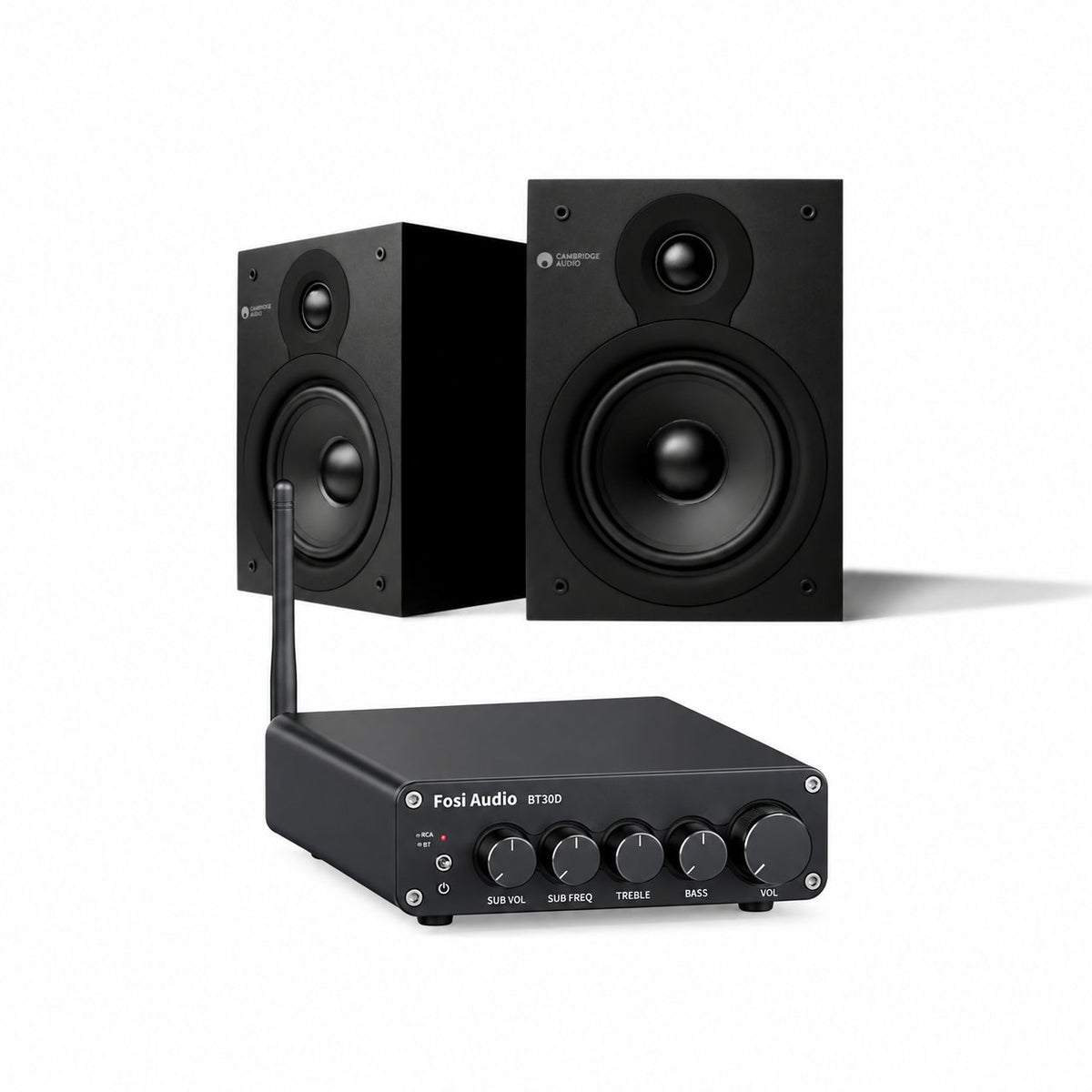 Parlantes bookshelf Cambridge Audio SX50 negros y amplificador Fosi Audio BT30D con antena Bluetooth