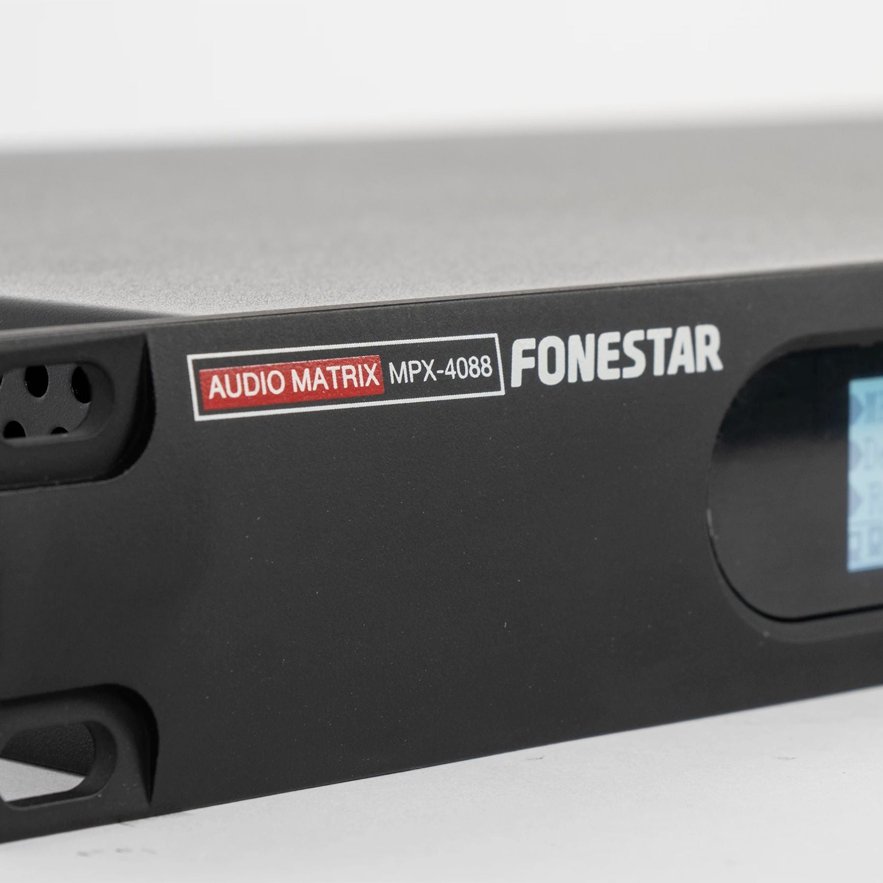 Matriz de audio digital multizona para instalaciones Fonestar MPX-4088