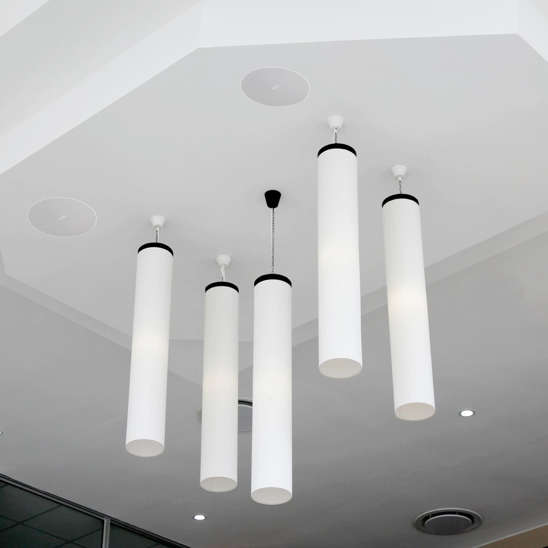 Parlante de techo de linea 100v Fonestar SKY-8T 8" 20 RMS