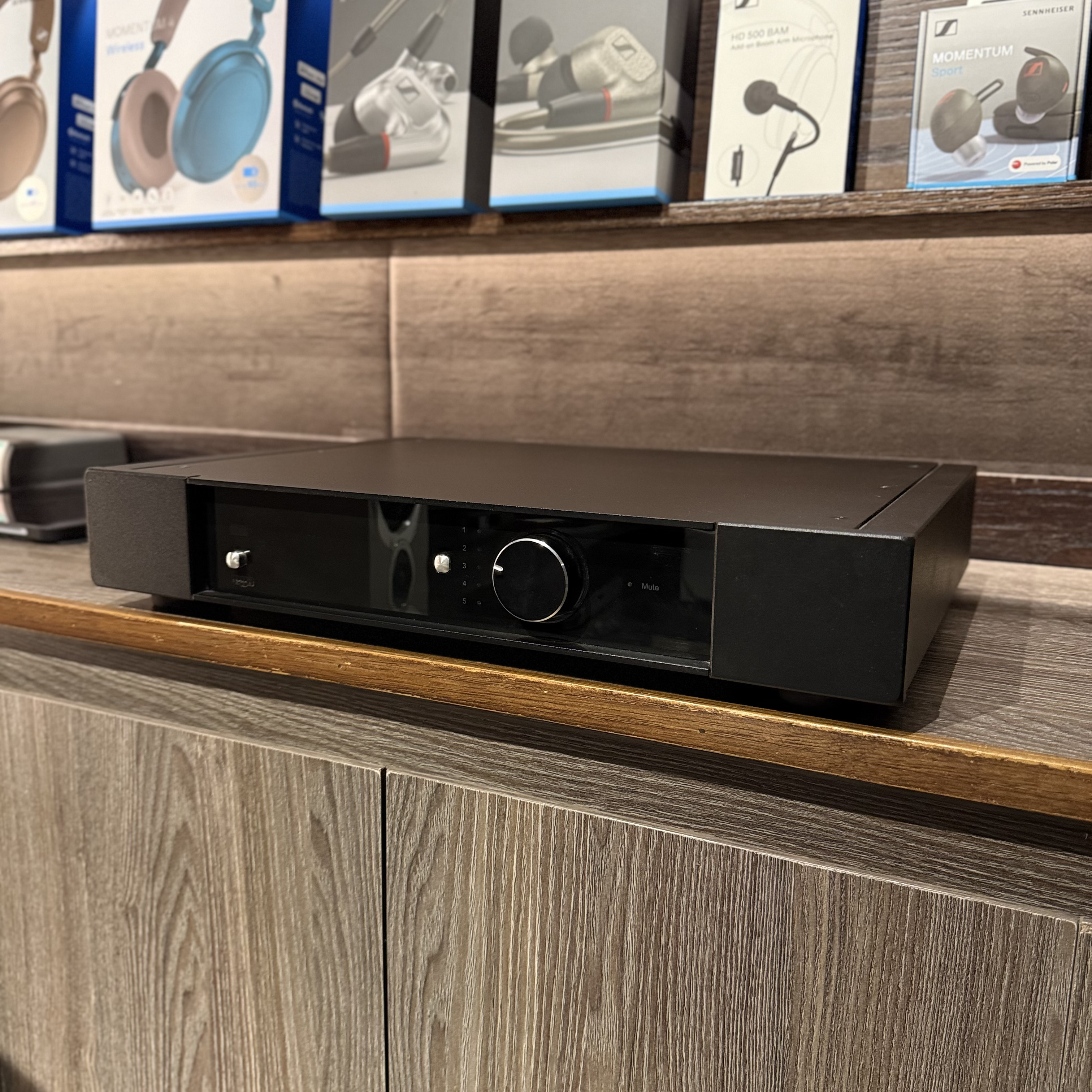 Amplificador integrado Rega Elex R (CONSIGNACIÓN)