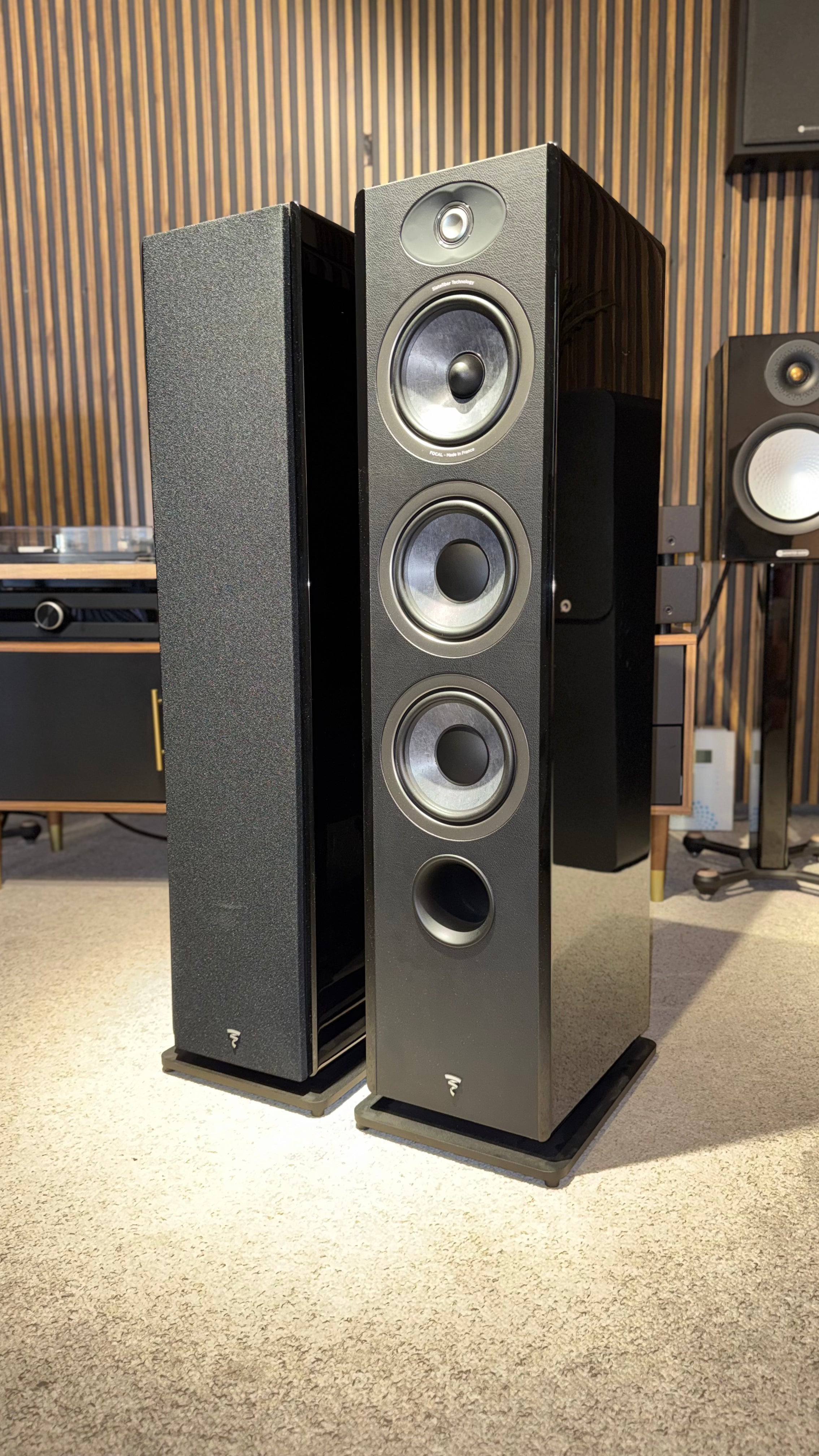 Focal Parlantes Columna Vestia N2 (Par) (CONSIGNACIÓN)