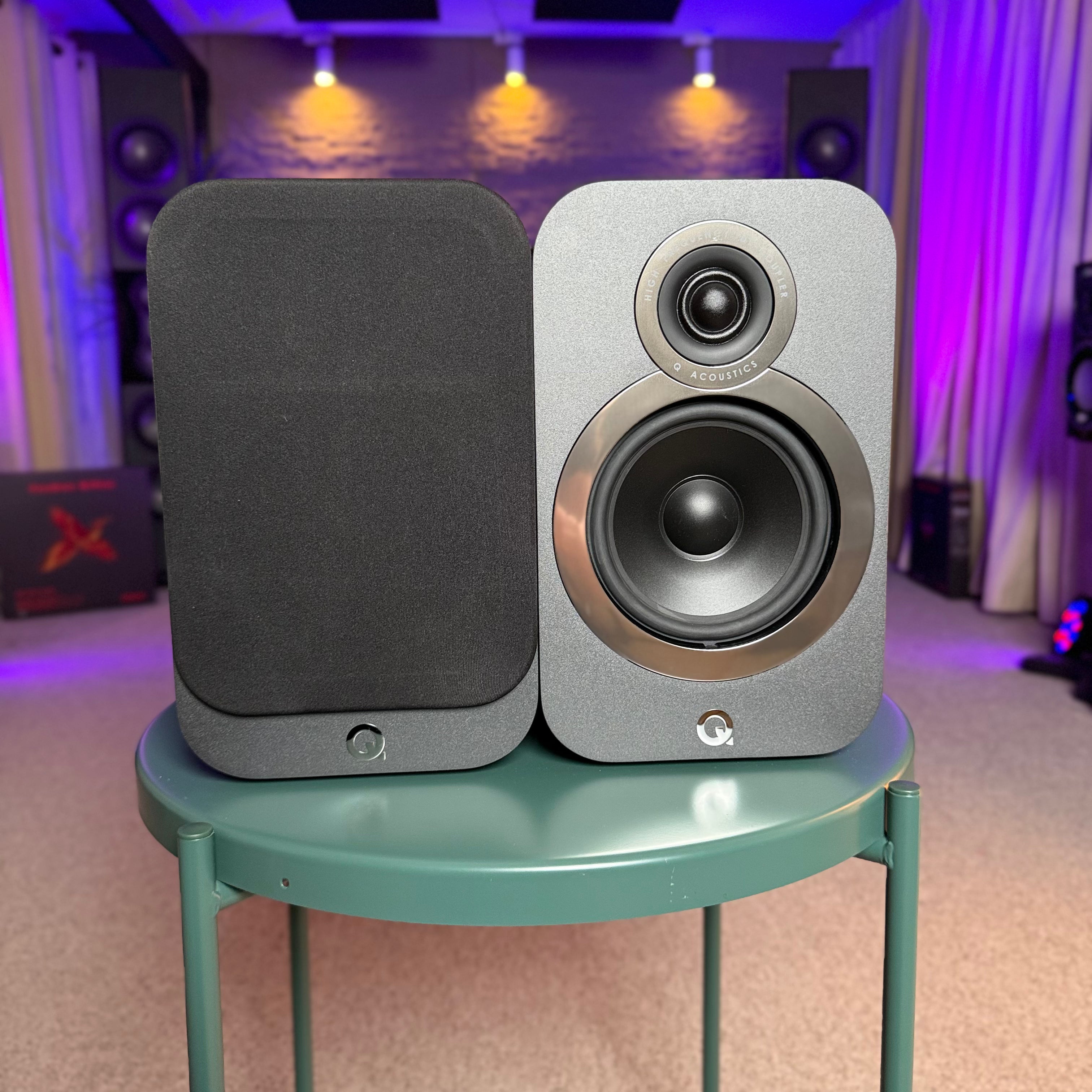Q Acoustics Parlantes Bookshelf Q3020i (CONSIGNACIÓN)