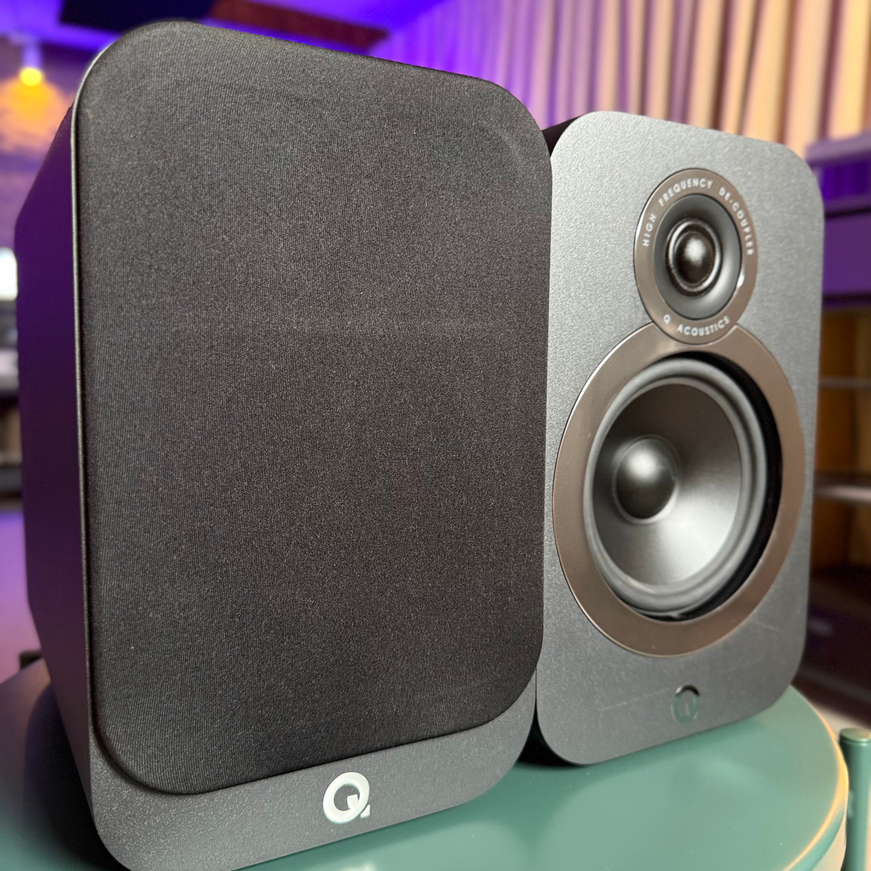 Q Acoustics Parlantes Bookshelf Q3020i (CONSIGNACIÓN)