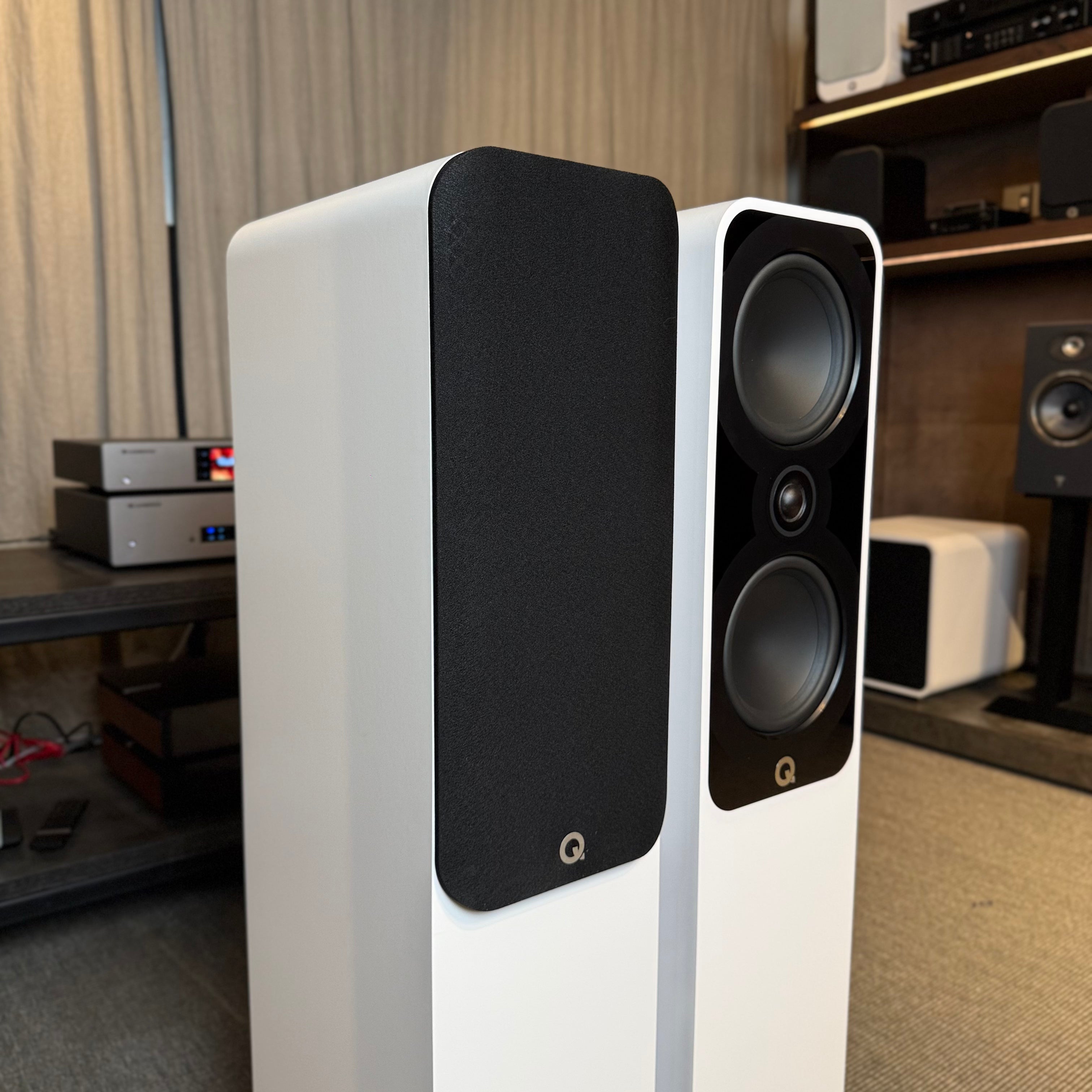 (USADOS) Parlantes Columna Q5050 Q Acoustics Par