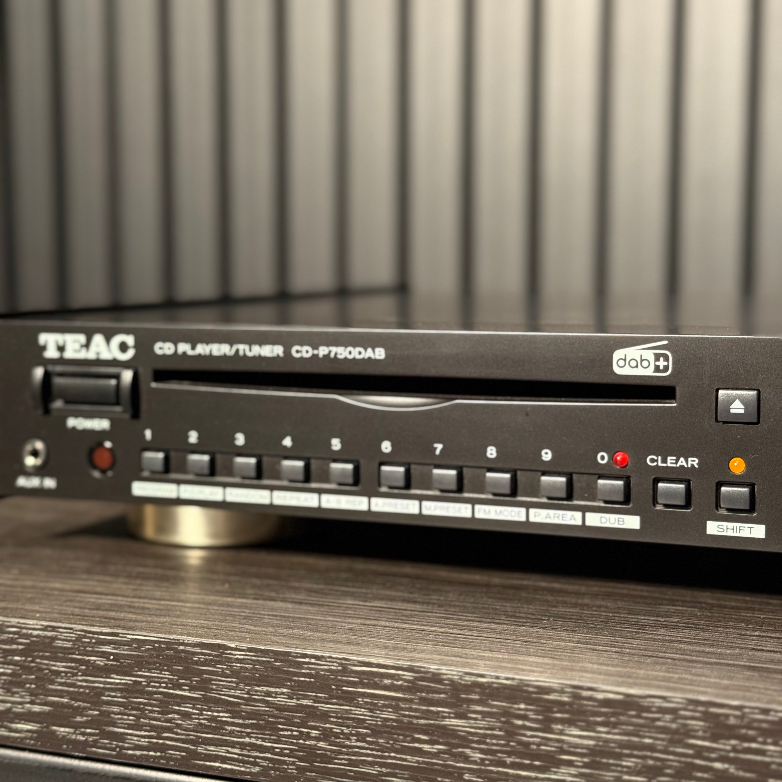 CD Player y Sintonizador DAB+/FM CD-P750DAB TEAC (CONSIGNACIÓN)