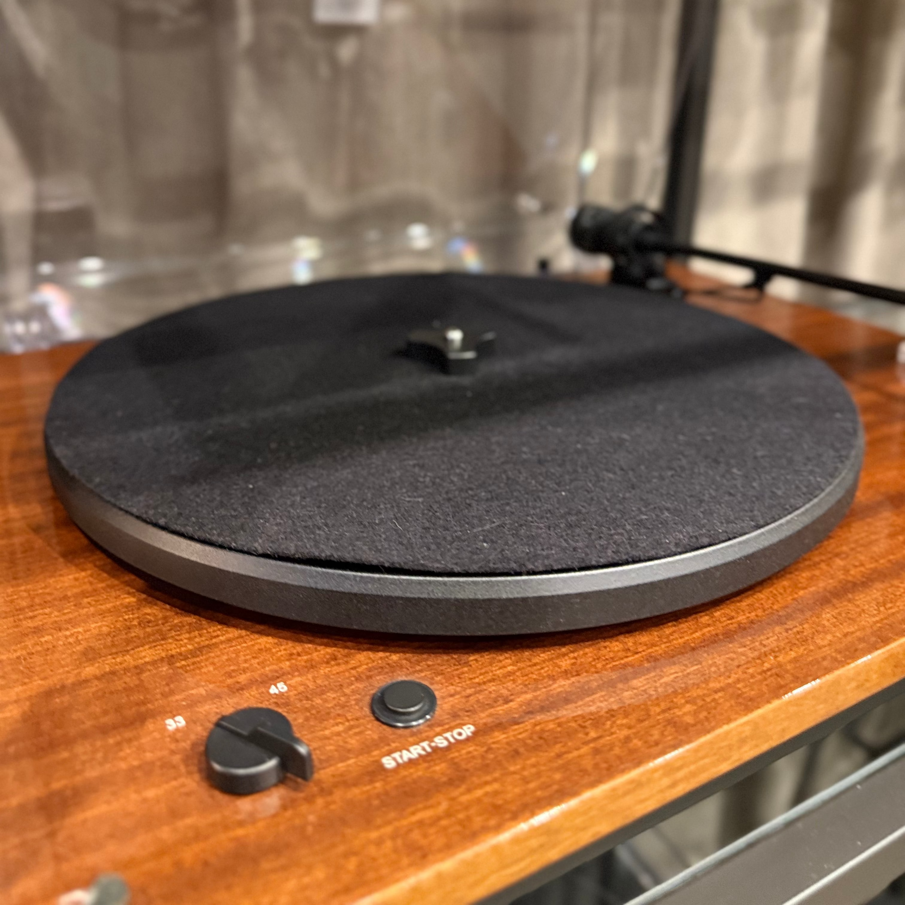Tornamesa Thorens TD 295 MK IV – Semiautomática de Tracción por Correa (CONSIGNACIÓN)