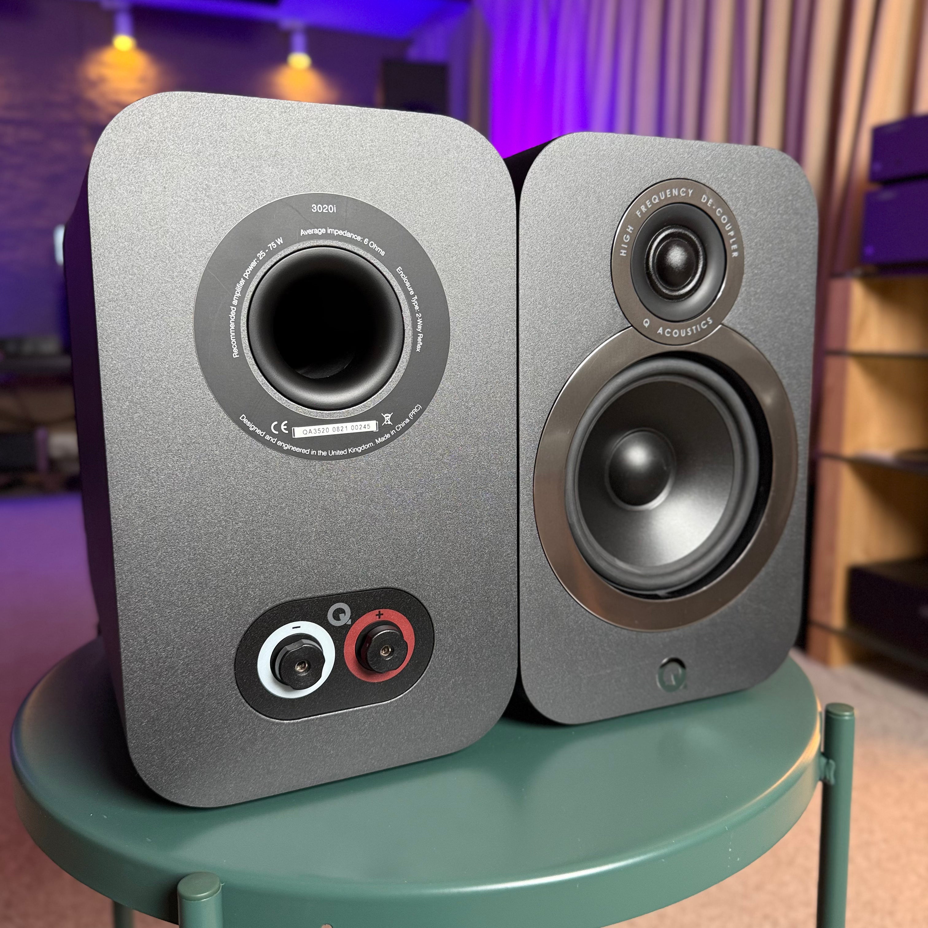 Q Acoustics Parlantes Bookshelf Q3020i (CONSIGNACIÓN)