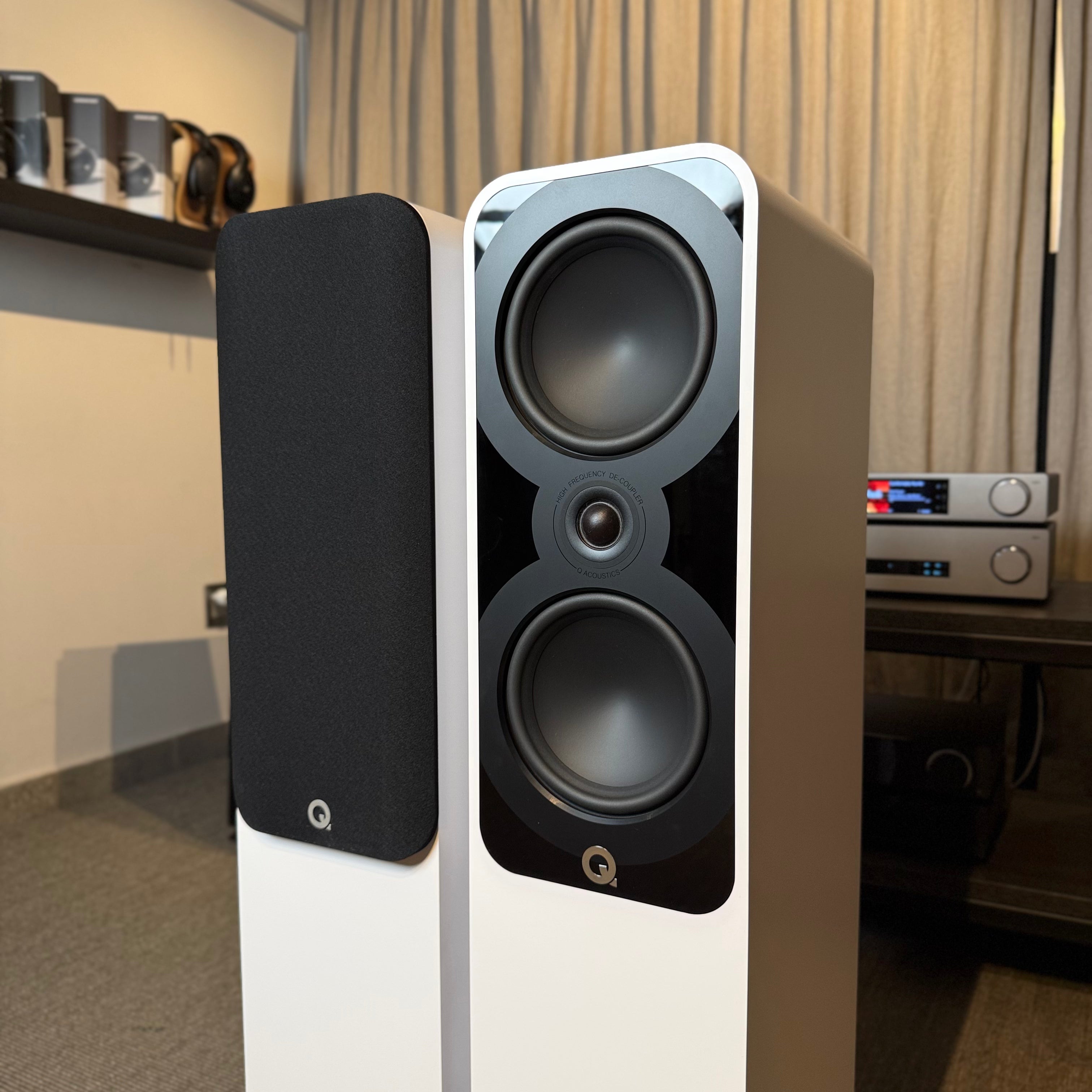 (USADOS) Parlantes Columna Q5050 Q Acoustics Par