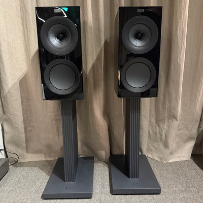 Kit KEF Parlantes R3 Meta+ Pedestales + Subwoofer Kube 12Mie (CONSIGNACIÓN)