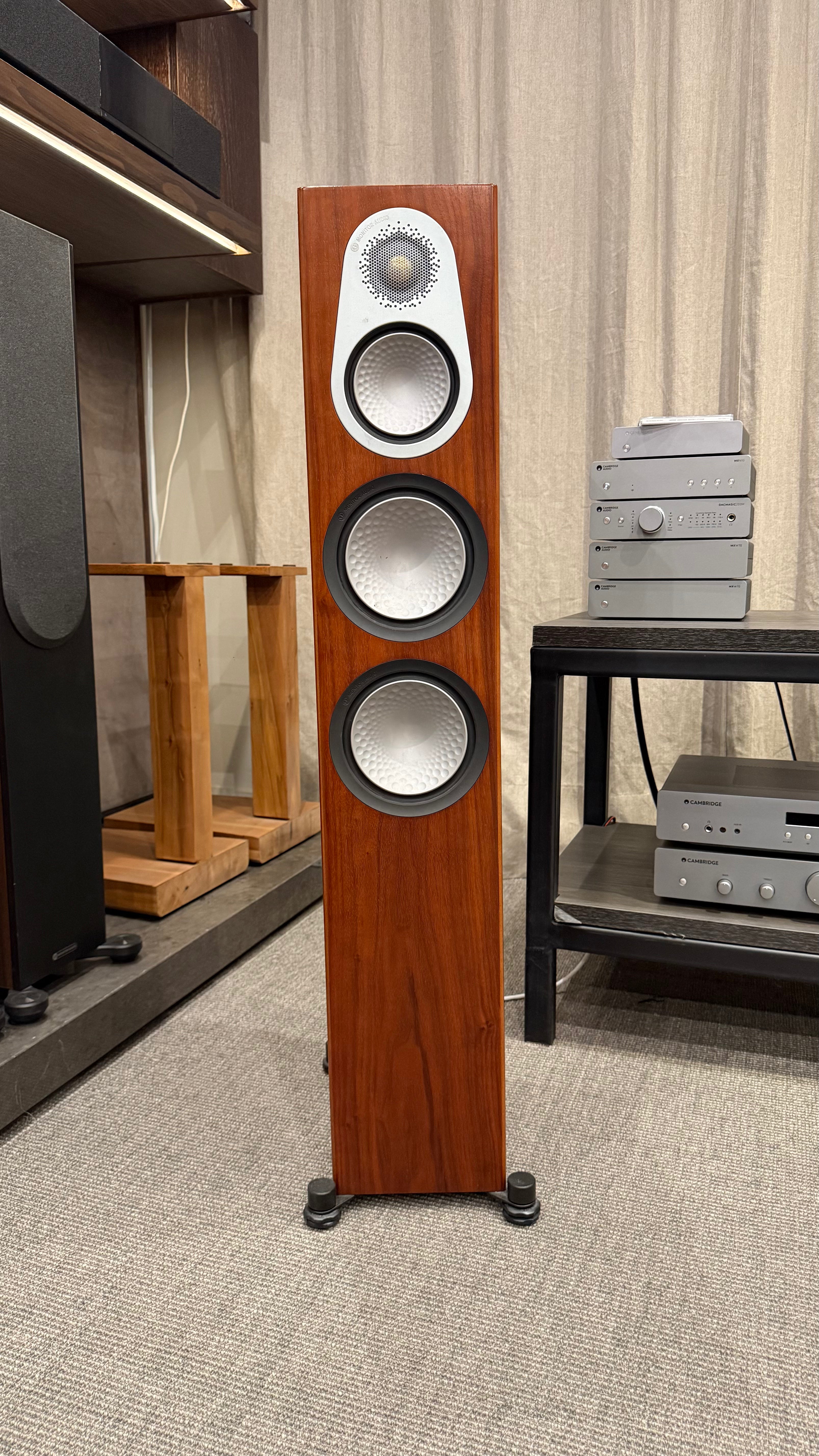 Monitor Audio Parlantes Columnas Silver 300 6G (par) (CONSIGNACIÓN)