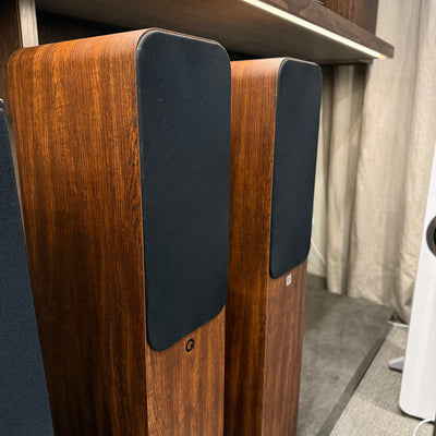 (USADOS) Parlantes Columnas Q3050i Q Acoustics (PAR)